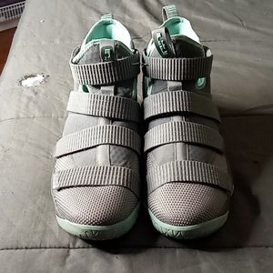LeBron James Nike soldiers